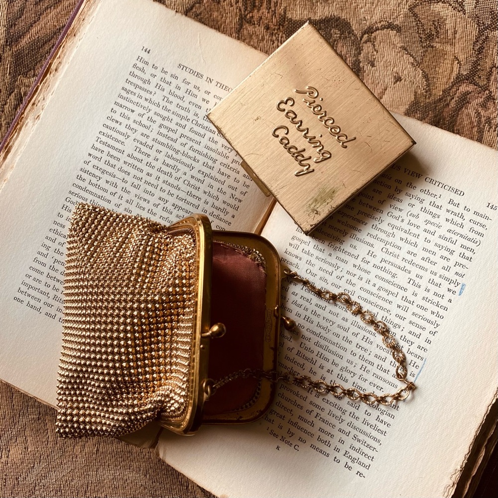 Mini Flapper Mesh Purse and Earring Caddy